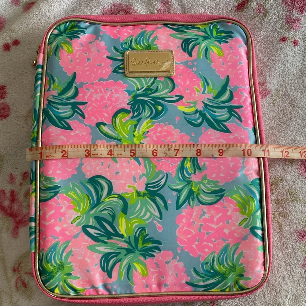 Lily Pulitzer laptop/tablet carrier - Picture 6 of 6
